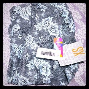 Lularoe Joy XS Mint over black stitching